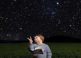 数星星的故事小男孩（《数星星的孩子》读了这个故事,我想对他说-）