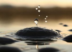 滴水穿石故事的寓意 滴水穿石告诉我们了什么道理