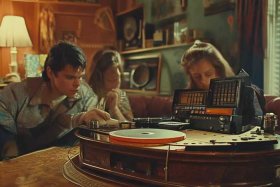 80年代放磁带的叫什么 - 80年代放磁带的叫什么名字