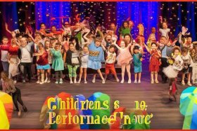 儿童会表演节目用英语怎么说；儿童会表演节目用英语怎么说呢