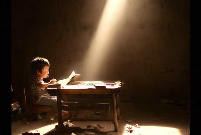 儿童故事凿壁借光、凿壁借光故事简单