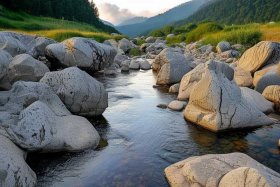 《奇石》 奇石河风景区简介