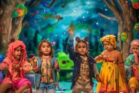 4人儿童故事表演剧本、幼儿表演故事4人