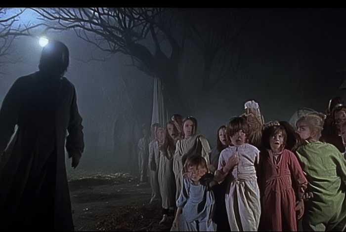 儿童惊悚片；播放儿童惊悚片