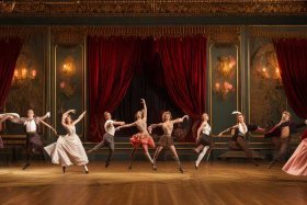 12个跳舞的故事（12个跳舞的故事英语）