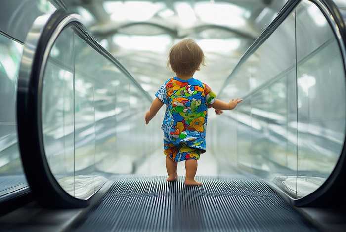 儿童乘坐扶手电梯注意；儿童乘坐扶手电梯注意哪些问题