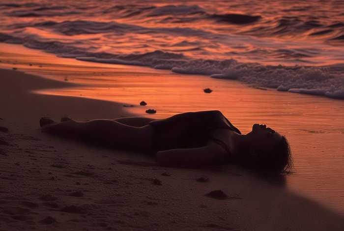 播放溺水的故事（播放溺水的故事视频）