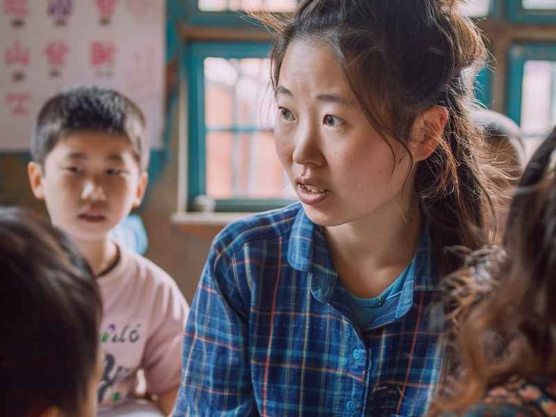 扶贫小故事幼儿园，幼儿园帮扶贫困幼儿小故事