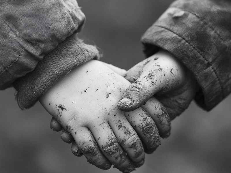 关爱留守儿童的图片、关爱留守儿童的图片简单