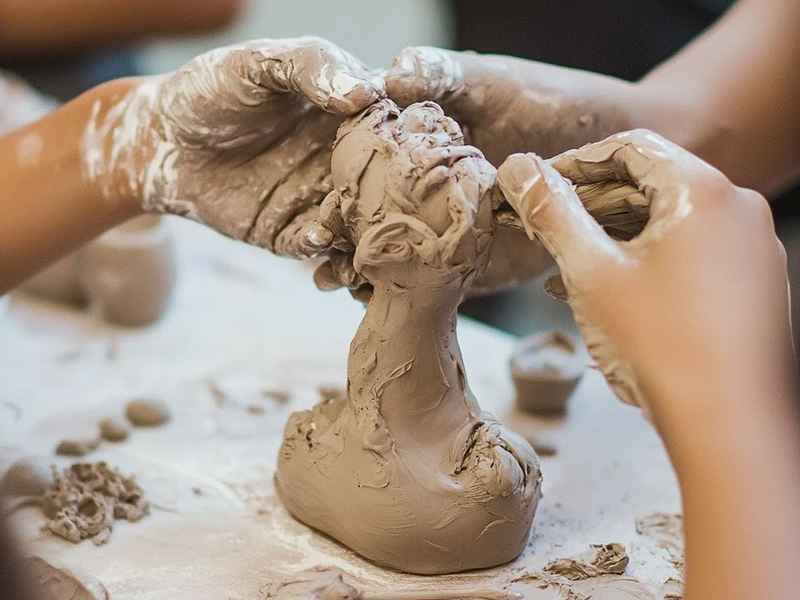 泥娃娃儿歌故事；泥娃娃儿歌故事内容