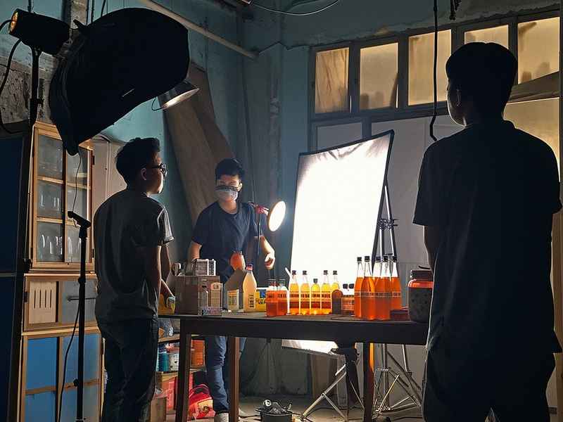 中午直播睡前故事；中午直播睡前故事文案