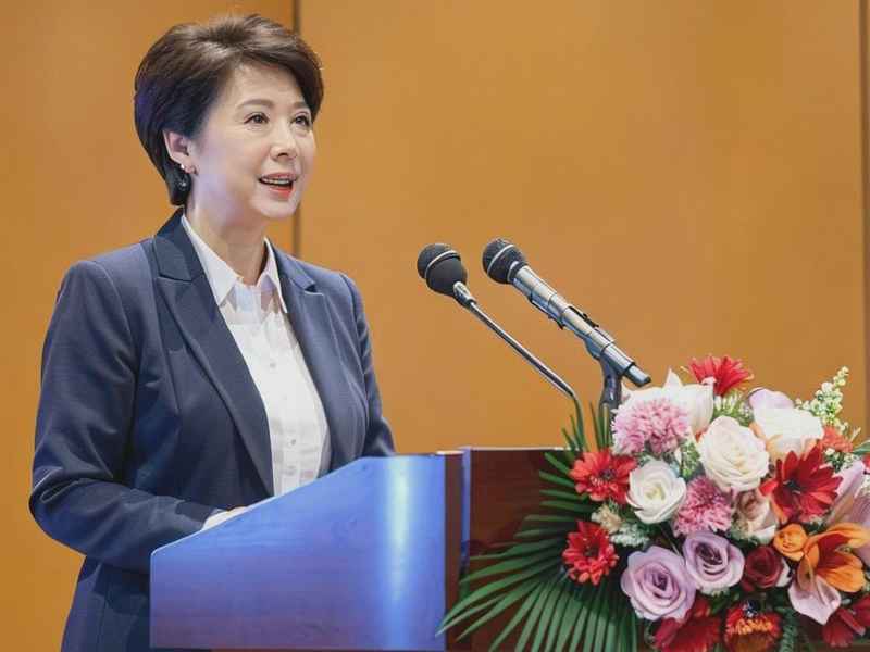 市工商联企业家代表探营慰问;工商联组织企业家们互相观摩 市工商联企业家代表探营慰问;工商联组织企业家们互相观摩
