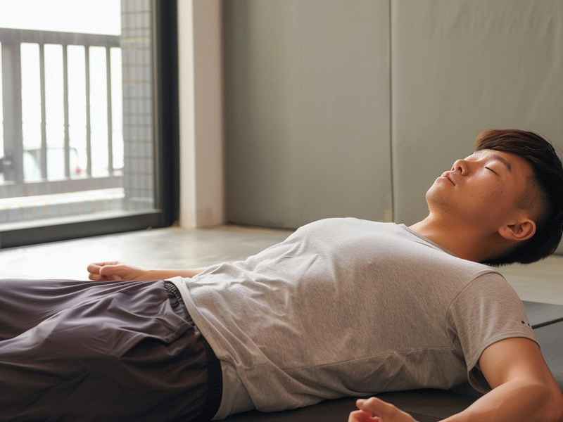瑜伽睡美人体式，瑜伽睡美人体式教学视频
