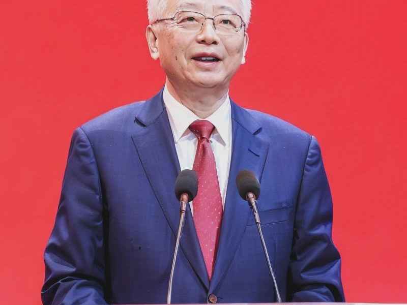 冰波童话简介；冰波童话的特点